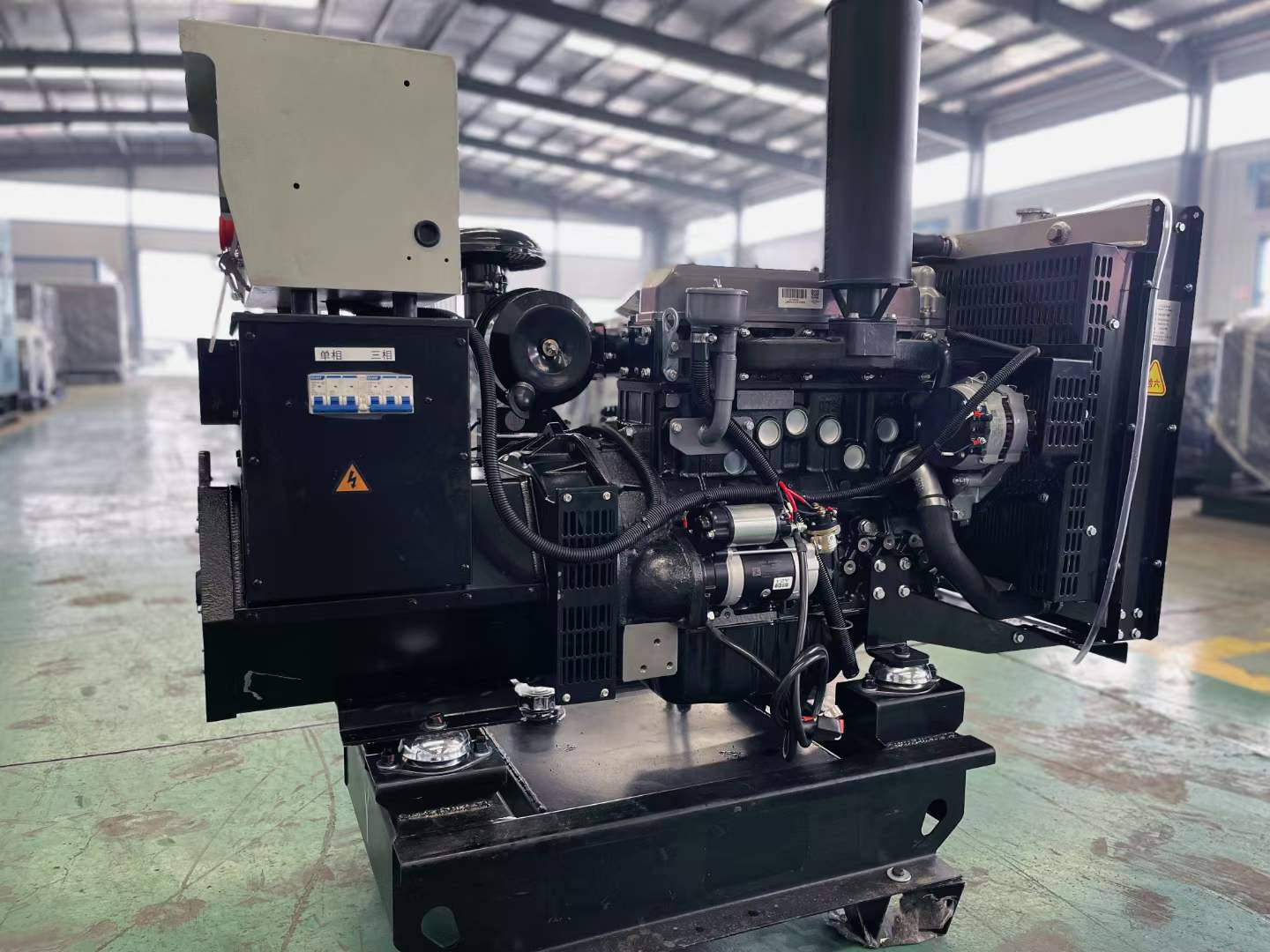 围场如何降低电感性负载对发电机的影响？