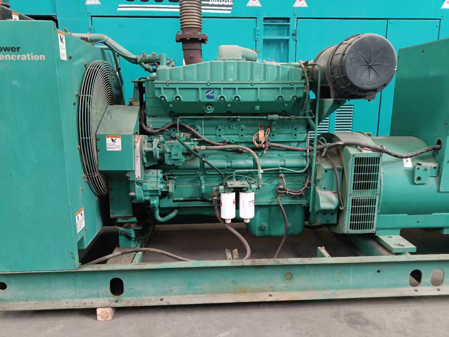 围场过载会对 600kW 柴油发电机组造成哪些损害？