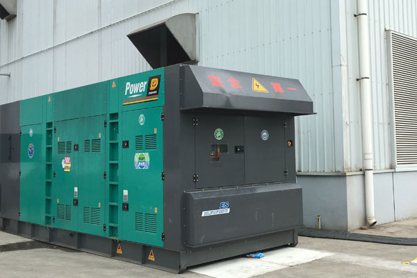 围场燃油滤清器的更换流程是怎样的？