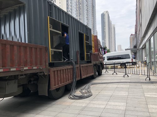 围场冷却液不足的情况下如何检查柴油发电机组？